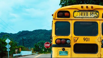 Ещё 28 школьных автобусов поставят в Крым до конца года