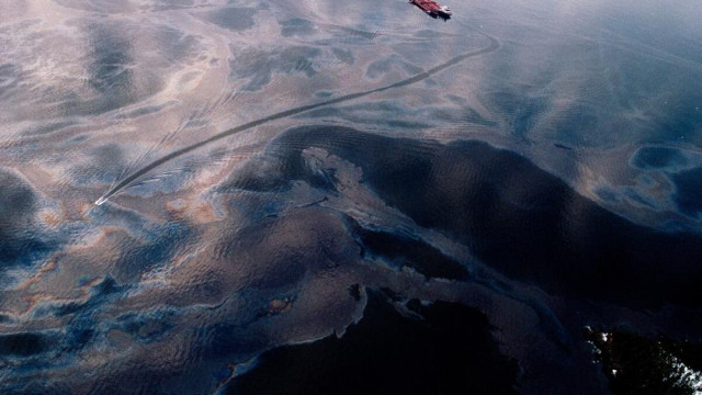 Нефтяное озеро на Керченском полуострове -новый объект для научных изучений