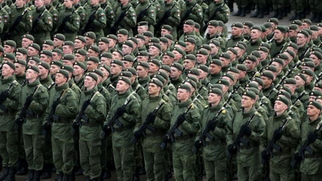 В России отмечают День защитника Отечества