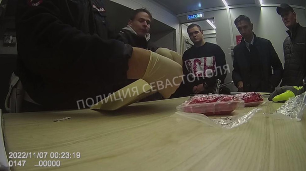 В Севастополе задержали таксиста-наркокурьера