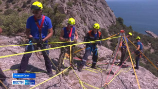 Крымские спасатели оттачивают мастерство в горах