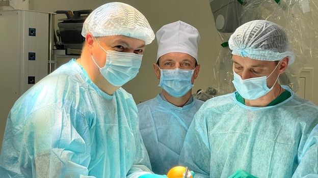 В новом медцентре Крыма прошла первая операция на мозге