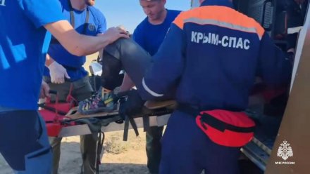 Спасатели помогли травмированной женщине в горах под Судаком