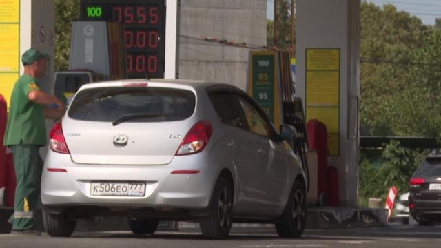 Топливный дефицит в Крыму создан искусственно — депутат Николай Волков