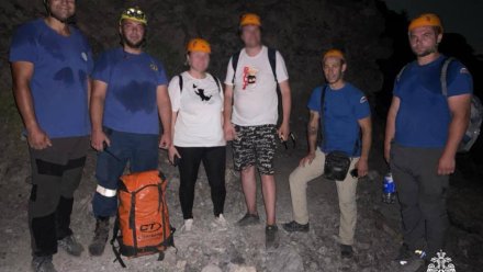 На пике Космоса спасли заблудившихся туристов