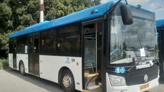В автобусах Симферополя появилась возможность зарядить телефон