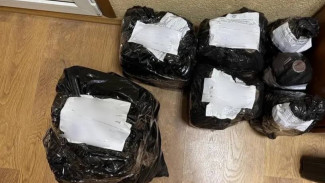 В Керчи семейная пара и повар кафе торговали поддельным алкоголем