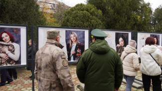 Фотовыставка «Жена и Мать Героя» стартовала в Керчи