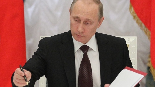 Путин продлил санкции против Запада