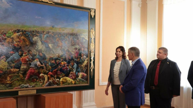 Уникальную картину об истории Крыма выставили в Центральном музее Тавриды
