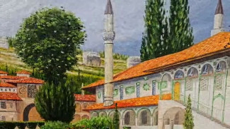 В Симферополе возле Соборной мечети открылась ярмарка крымских ремесленников