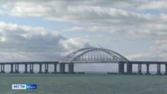 Крымский мост перекрыт, в Севастополе объявлена воздушная тревога