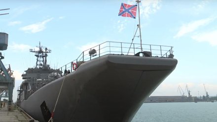 Военными кораблями усилили паромную переправу в Керчи