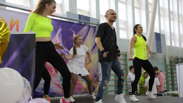 В Севастополе прошел фестиваль фитнеса в честь 8 марта