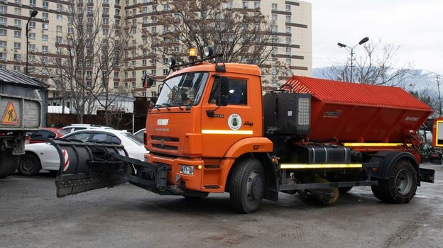 «Крымавтодор» очистил более 450 километров дорог