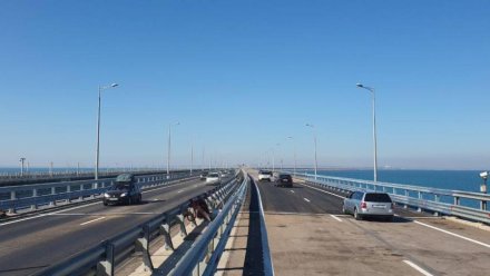 Движение на Крымском мосту открыли по всем четырём полосам
