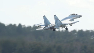 Минобороны показало работу истребителей Су-35 на Украине