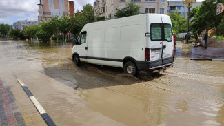 Вода частично ушла с керченских улиц 