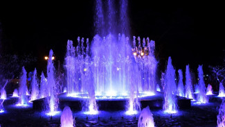 Светомузыкальный фонтан возобновил вечернюю программу в Евпатории