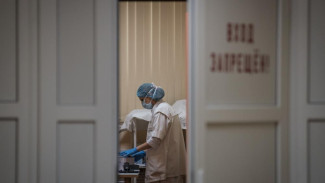 Аксёнов поздравил крымских медсестёр с профессиональным праздником