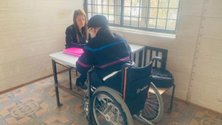 В Саках злоумышленник оформил на инвалида кредит