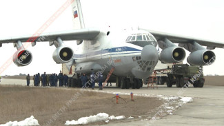 Появились уникальные кадры прибытия в Крым самолётов с гуманитарной помощью для жителей Украины