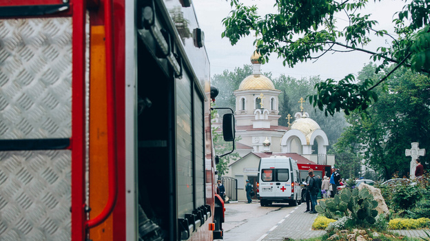 На территории севастопольской больницы загорелся храм 