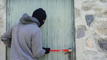 Серийного 19-летнего вора-домушника поймали в Керчи