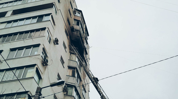Пожар в севастопольской многоэтажке ликвидировали: четверо спасены