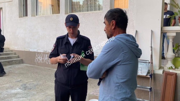 В севастопольском хостеле полицейские нашли четырех нелегальных мигрантов