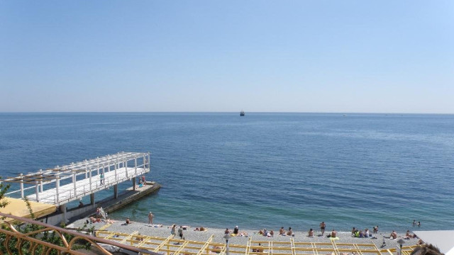 Крымские каникулы: будет ли теплым море в мае?