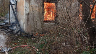 В Джанкое потушили пожар в частном доме