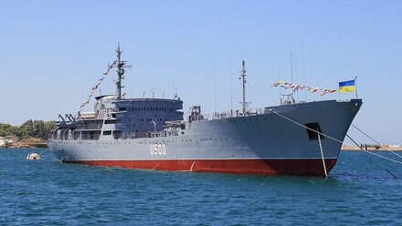 Корабль ВМС Украины движется в сторону Керченского пролива