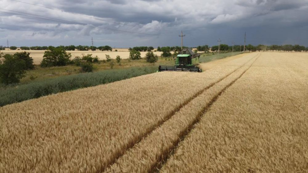 Крымские аграрии собрали уже свыше 1,5 миллионов тонн зерна
