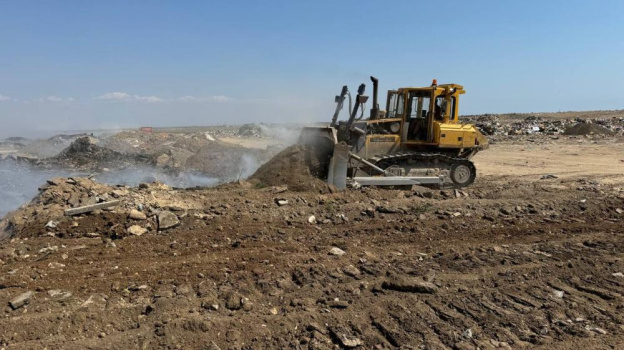 Прокуратура Крыма заинтересовалась пожаром на мусорном полигоне в Евпатории
