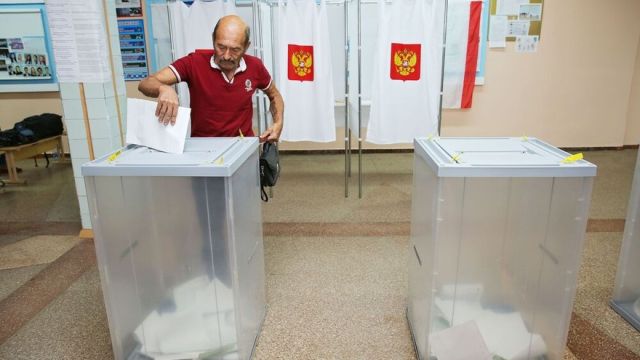 В Крыму украинские санкции сравнили с лающей собакой 