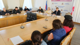В администрации Ялты провели встречу с родственниками погибших участников СВО