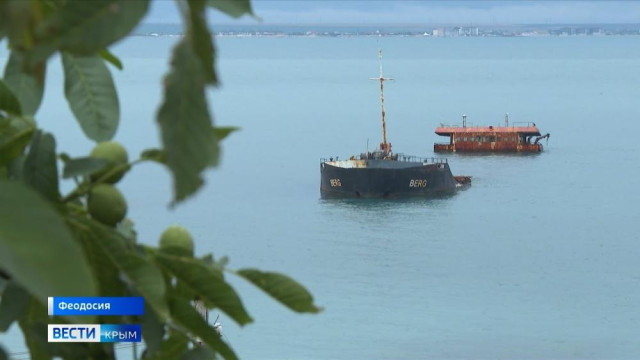 Затопленный корабль выставили на продажу в Крыму