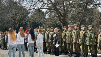 «Сила духа»: Патриотическая эстафета объединила больше 200 студентов крымских вузов