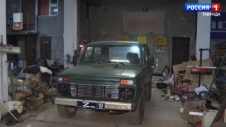 В автомастерской на Южном берегу Крыма реконструируют машины для фронта