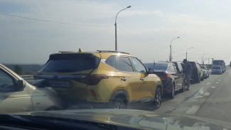 Шесть машин столкнулись возле аэропорта "Бельбек" под Севастополем 