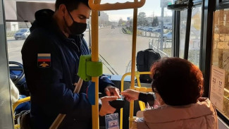 В троллейбусах Крыма усилили контроль за оплатой и масками