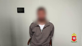 В Симферополе мужчину подозревают в краже денег и ноутбука у бывшей сожительницы