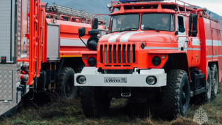 Двух человек спасли из горящего дома в Севастополе