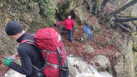 Двое туристов застряли на скале в районе горы Демерджи