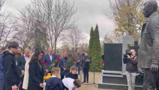 Он был влюблён в Россию: в Симферополе открыли памятник Кириллу Стремоусову