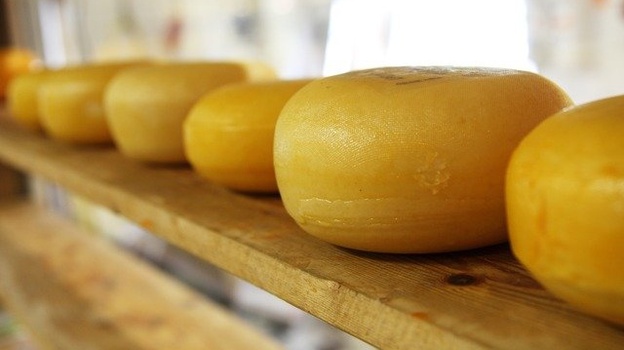 В сырной лавке в Севастополе обнаружили 10 кг запрещенной продукции