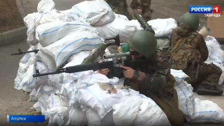 Как военные инструкторы готовят в Крыму будущих командиров