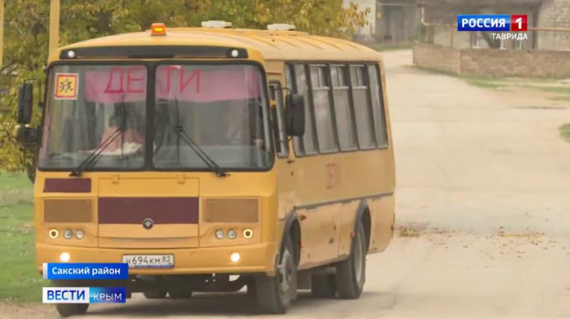  В селе Глинка Сакского района жители несколько лет пытаются добиться ремонта главной дороги