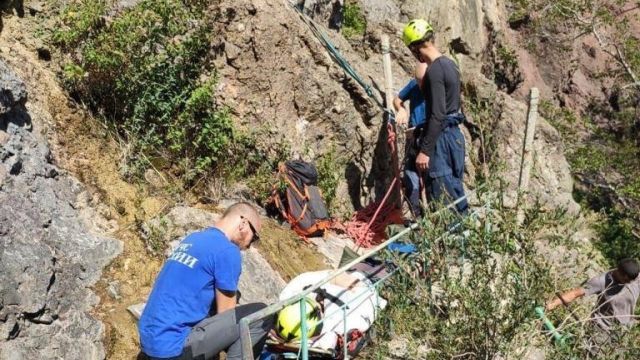 В горах под Алуштой девушка получила травму